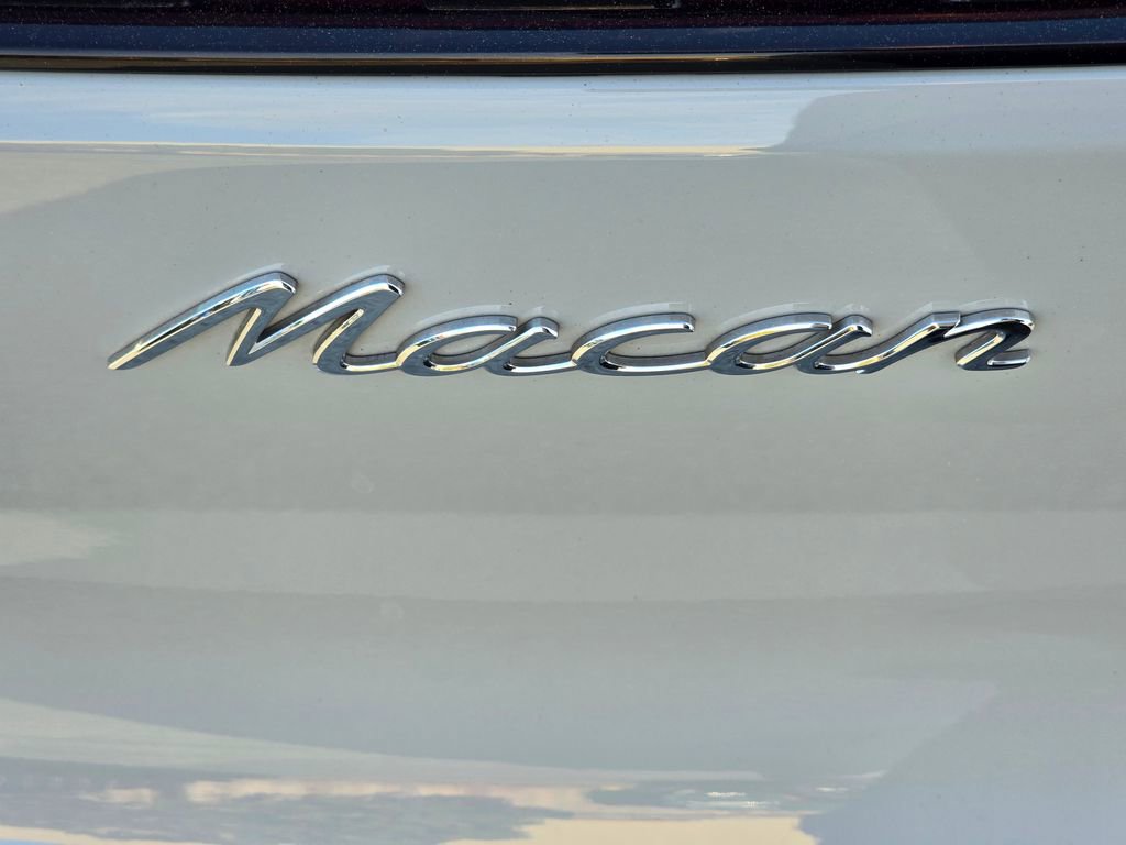 Used 2023 Porsche Macan image 26