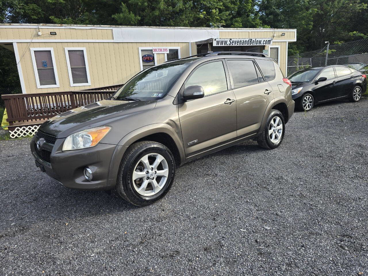 Used 2011 Toyota RAV4 Limited w/ Limited Extra Value Pkg AWD/4WD image 3