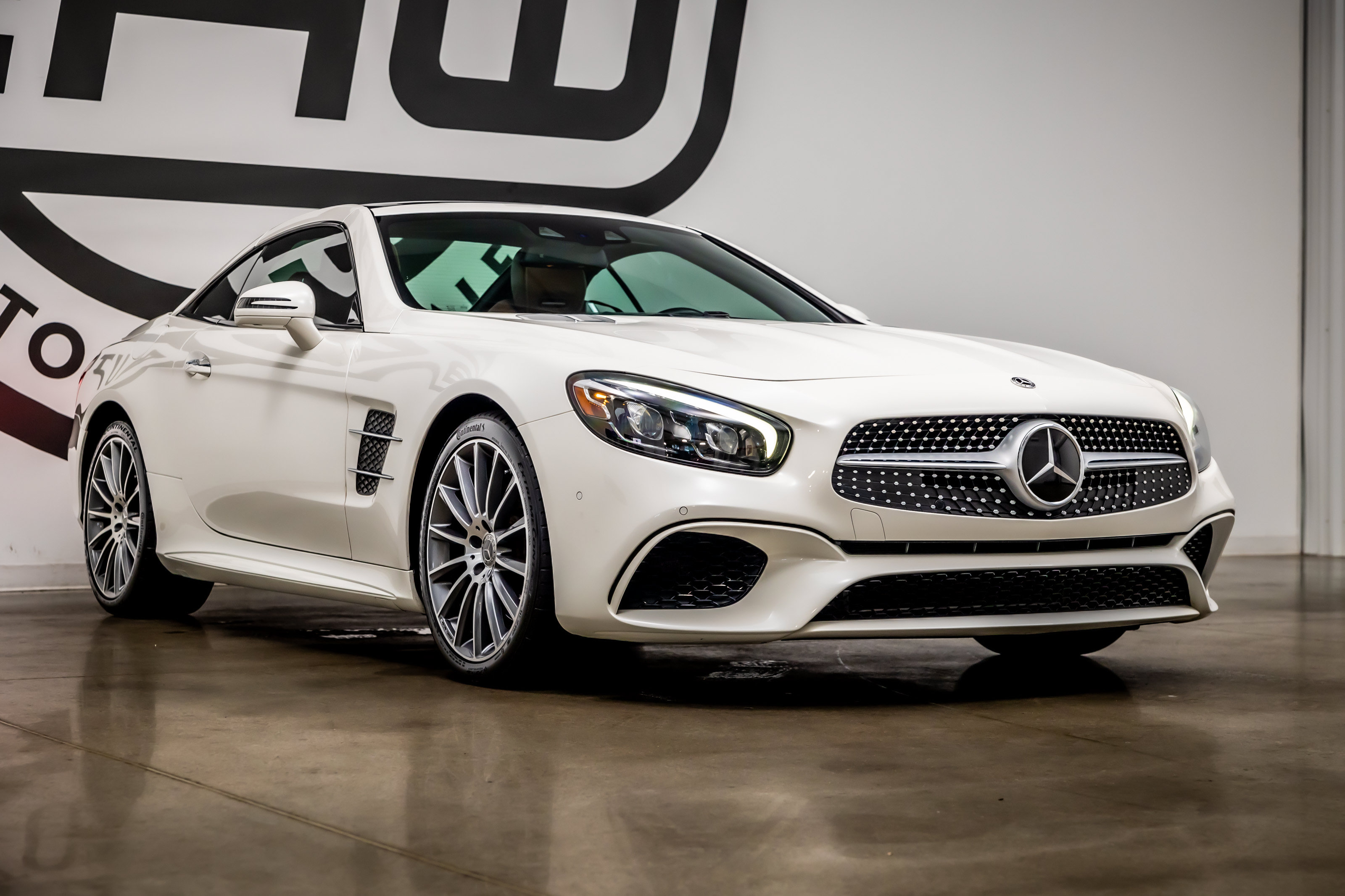 Used 2020 Mercedes-Benz SL 550 image 24