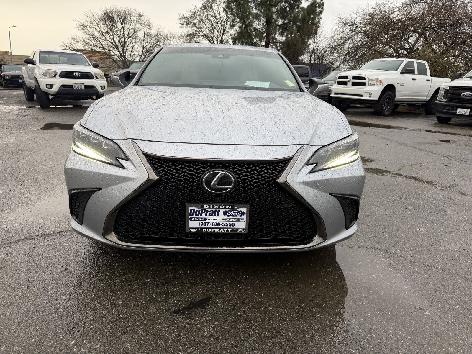 Used 2024 Lexus ES 300h F Sport image 8