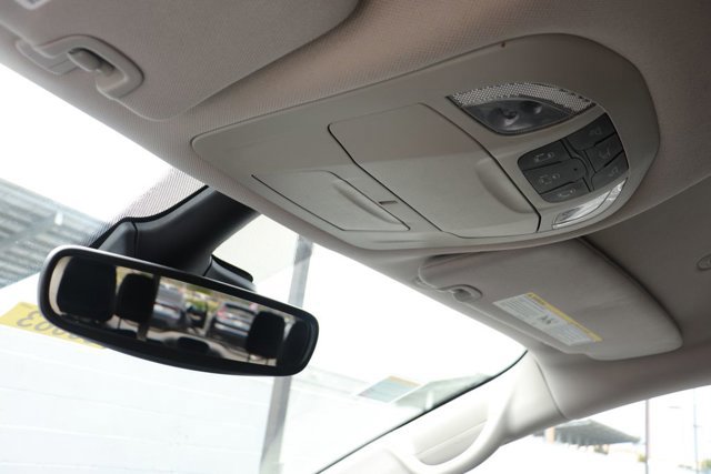 Used 2023 Chrysler Pacifica Touring-L image 26