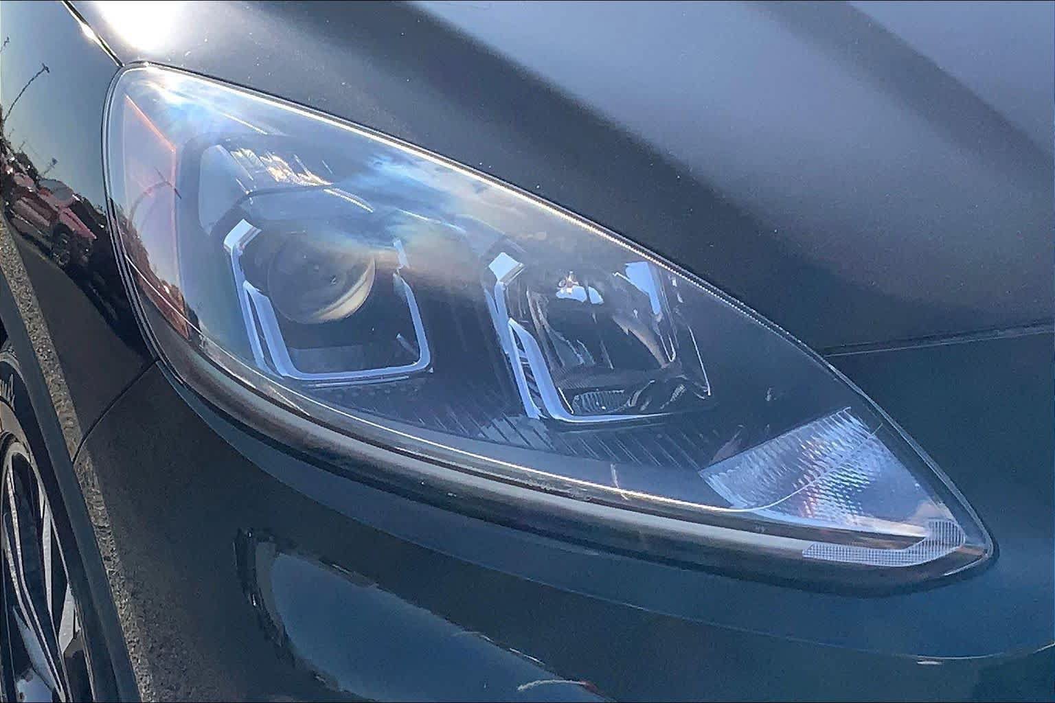 Used 2022 Ford Escape SE w/ SE Sport Appearance Package FWD image 28