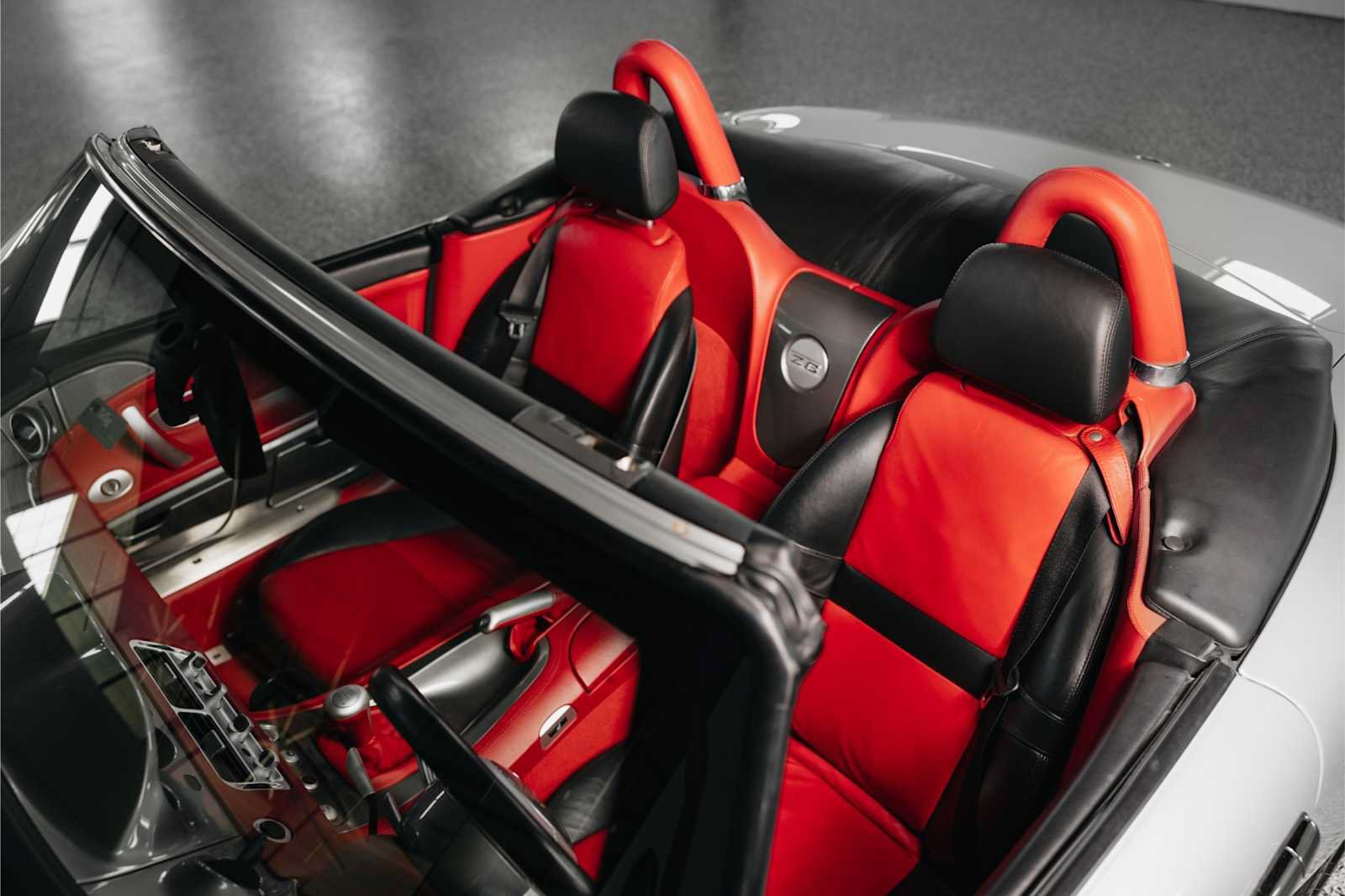 Used 2001 BMW Z8 RWD image 13