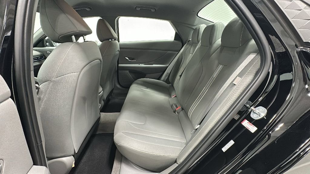 Certified 2024 Hyundai Elantra SEL image 11