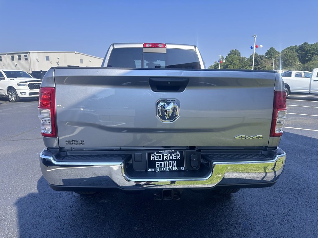 Used 2024 RAM 3500 Tradesman w/ Chrome Appearance Group image 25