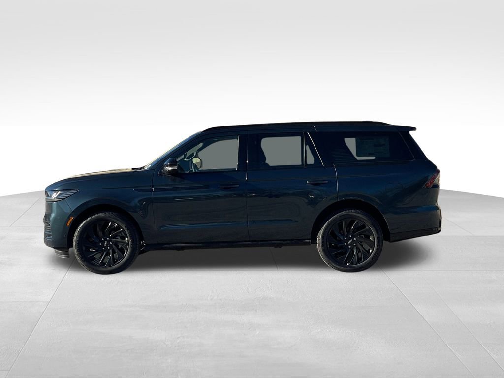 New 2025 Lincoln Navigator Reserve w/ Jet Appearance Package image 2