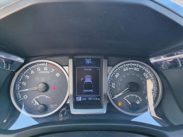 Used 2016 Toyota Tacoma Limited w/ Towing Package AWD/4WD image 11