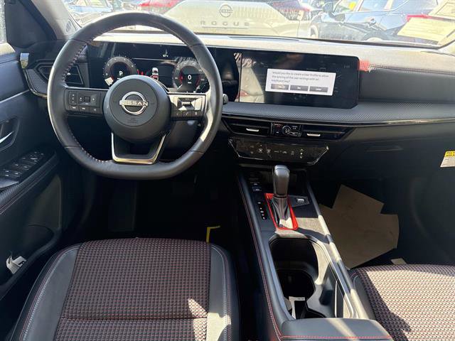 New 2025 Nissan Kicks SR w/ Illumination Package image 6
