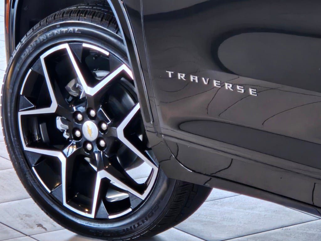 Used 2026 Chevrolet Traverse High Country w/ LPO, Floor Liner Package AWD/4WD image 18