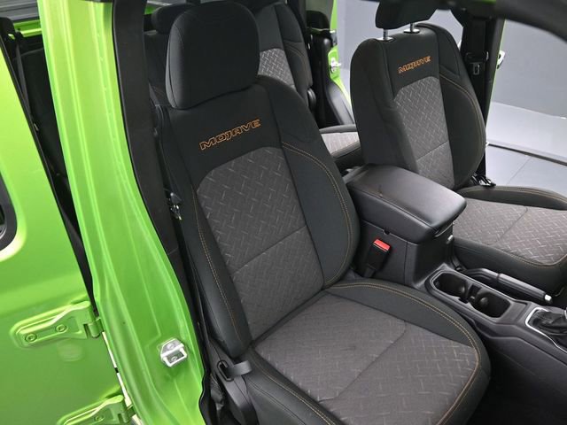 Used 2025 Jeep Gladiator Mojave w/ Safety Group image 19