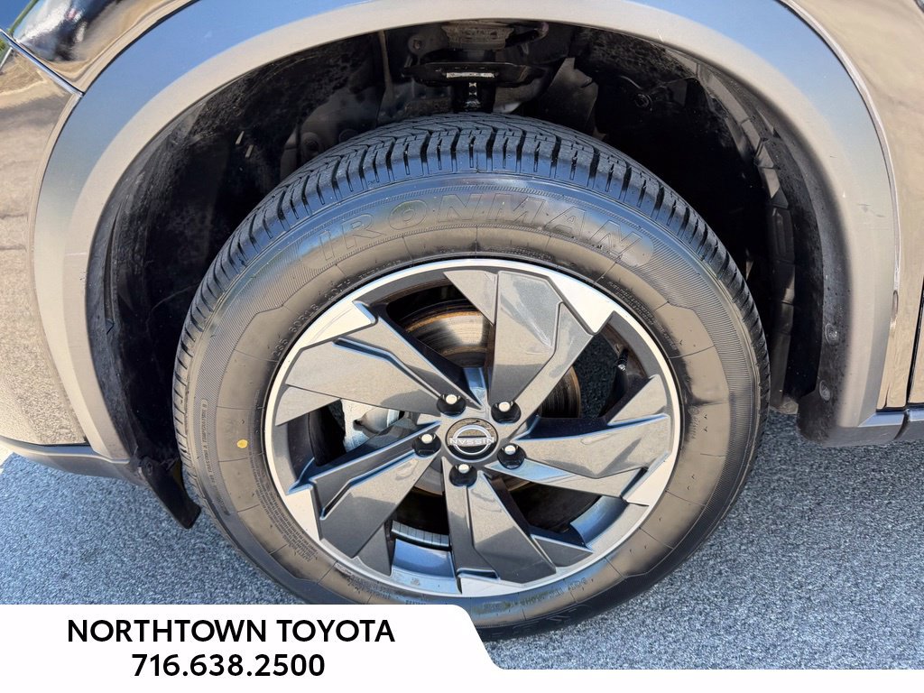 Used 2025 Nissan Rogue SV AWD/4WD image 22
