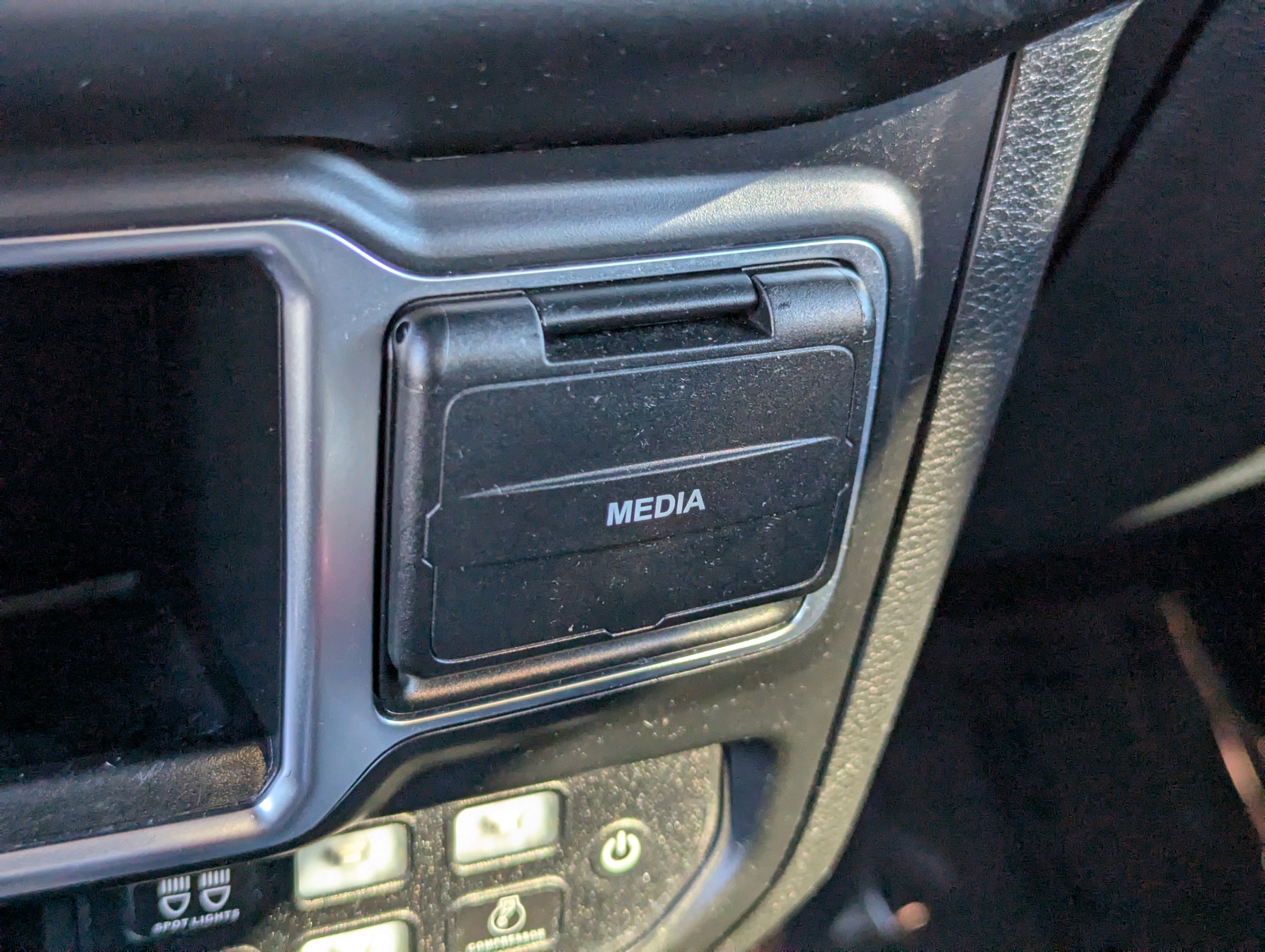 Used 2020 Jeep Gladiator Sport w/ Trailer Tow Package image 33