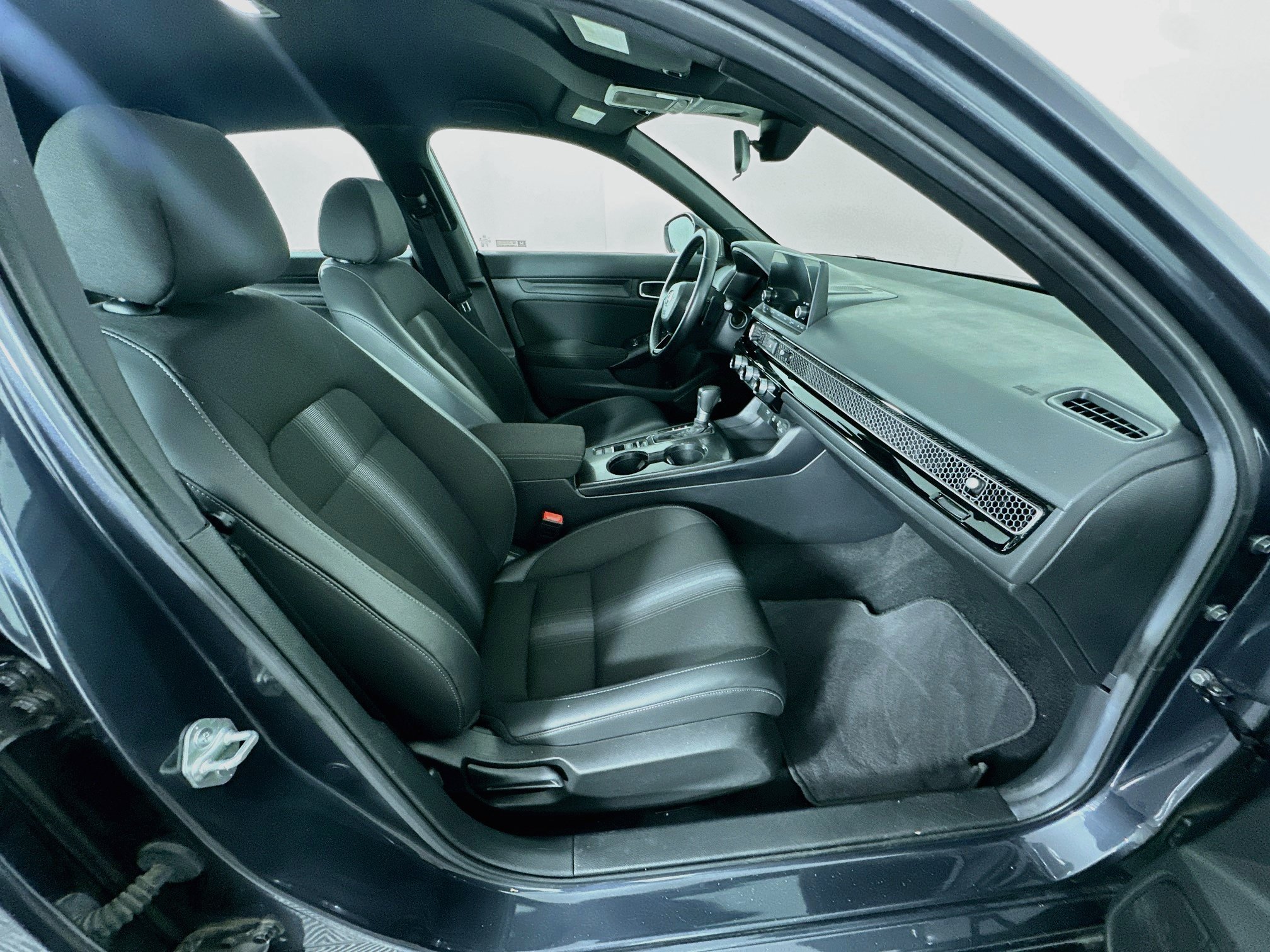 Used 2025 Honda Civic Sport image 31
