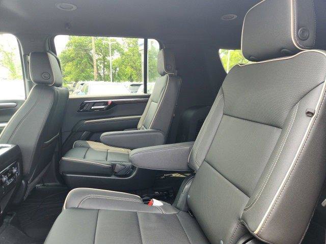 New 2025 Chevrolet Suburban Premier image 8
