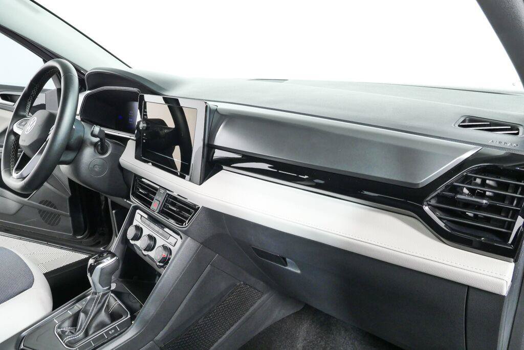Used 2025 Volkswagen Taos S FWD image 21