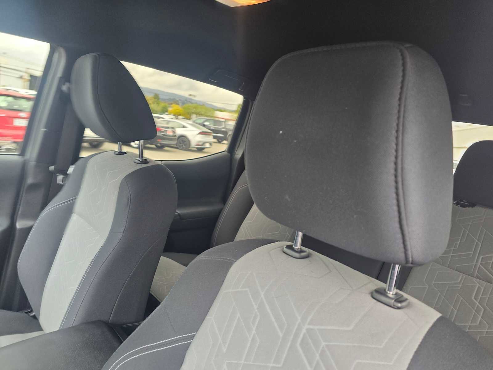 Used 2022 Toyota Tacoma TRD Sport w/ Technology Package image 23