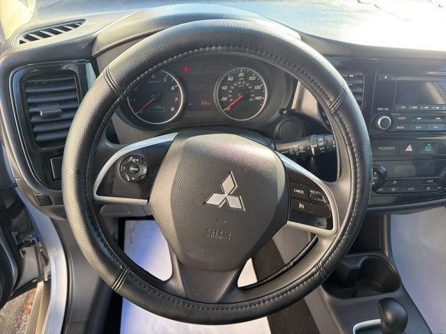Used 2014 Mitsubishi Outlander ES FWD image 18