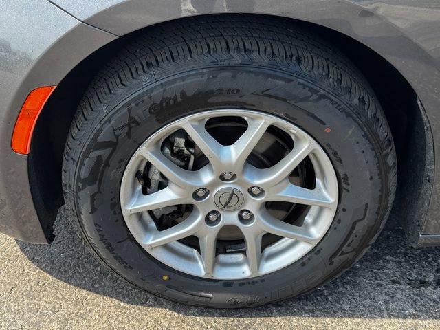 Certified 2023 Chrysler Voyager LX FWD image 10