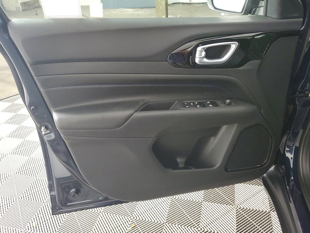 New 2026 Jeep Compass Latitude image 25