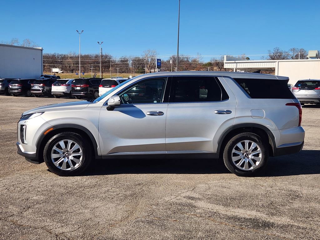 Used 2024 Hyundai Palisade SE image 4
