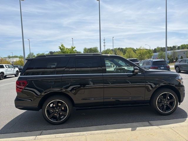 Used 2023 Ford Expedition Limited image 6