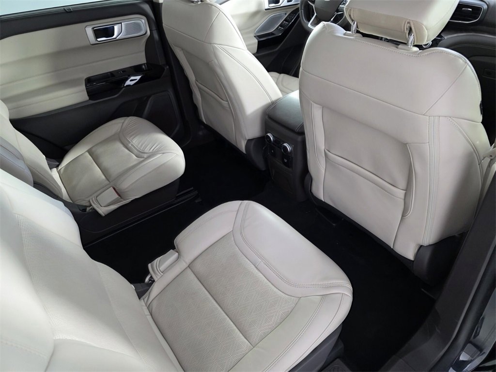 Used 2023 Ford Explorer Platinum w/ Technology Package image 31