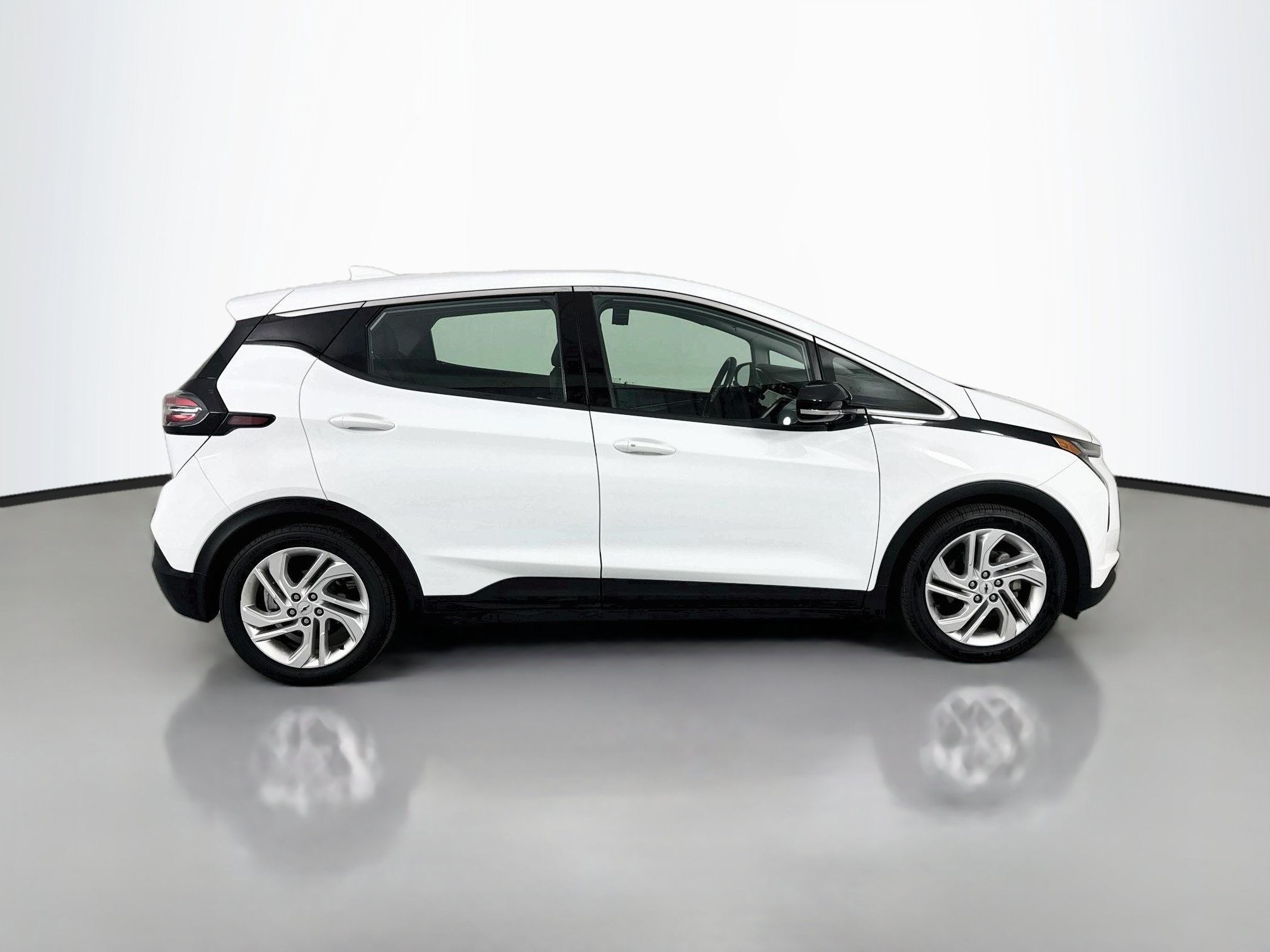 Certified 2023 Chevrolet Bolt LT w/ Driver Confidence Package FWD image 8