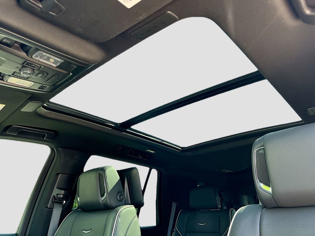 Used 2024 Cadillac Escalade Premium Luxury RWD image 29