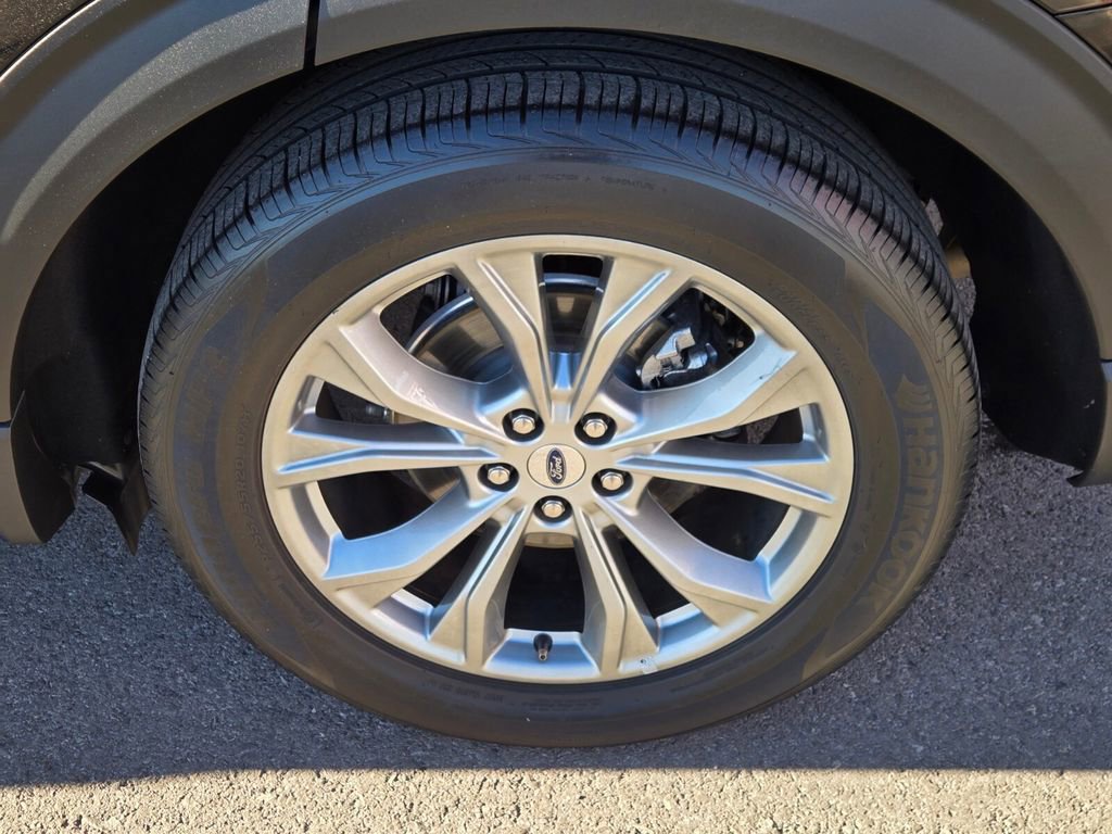 Used 2023 Ford Explorer Limited image 10