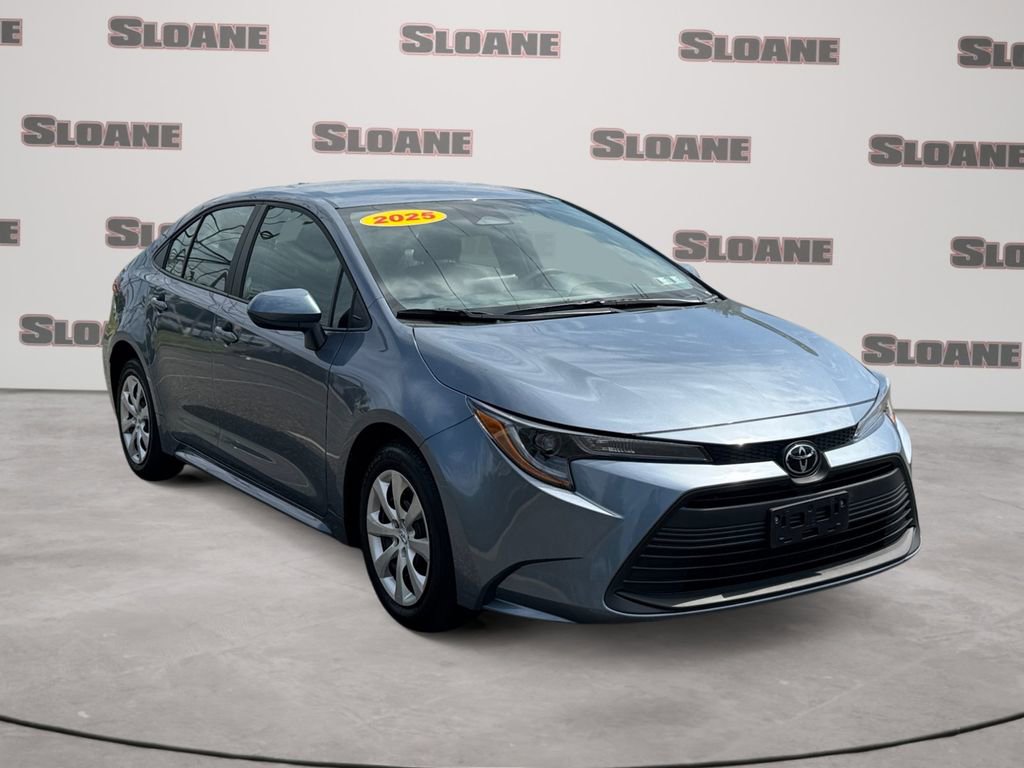Used 2025 Toyota Corolla LE FWD image 7