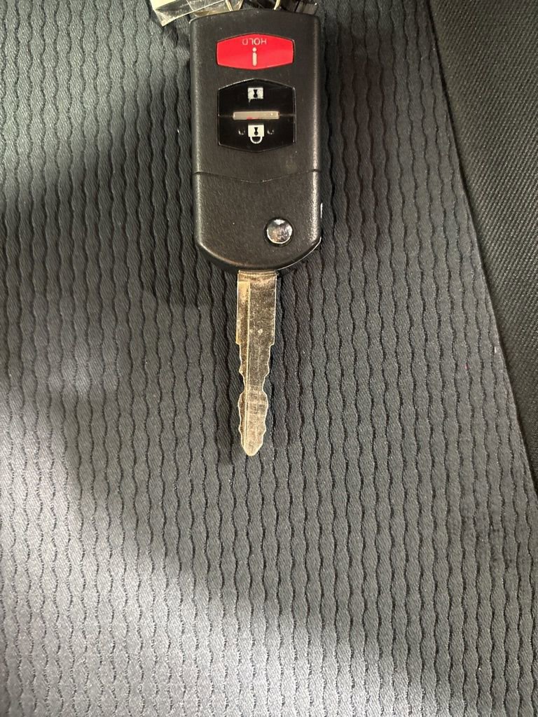 Used 2014 MAZDA MAZDA5 Sport image 30