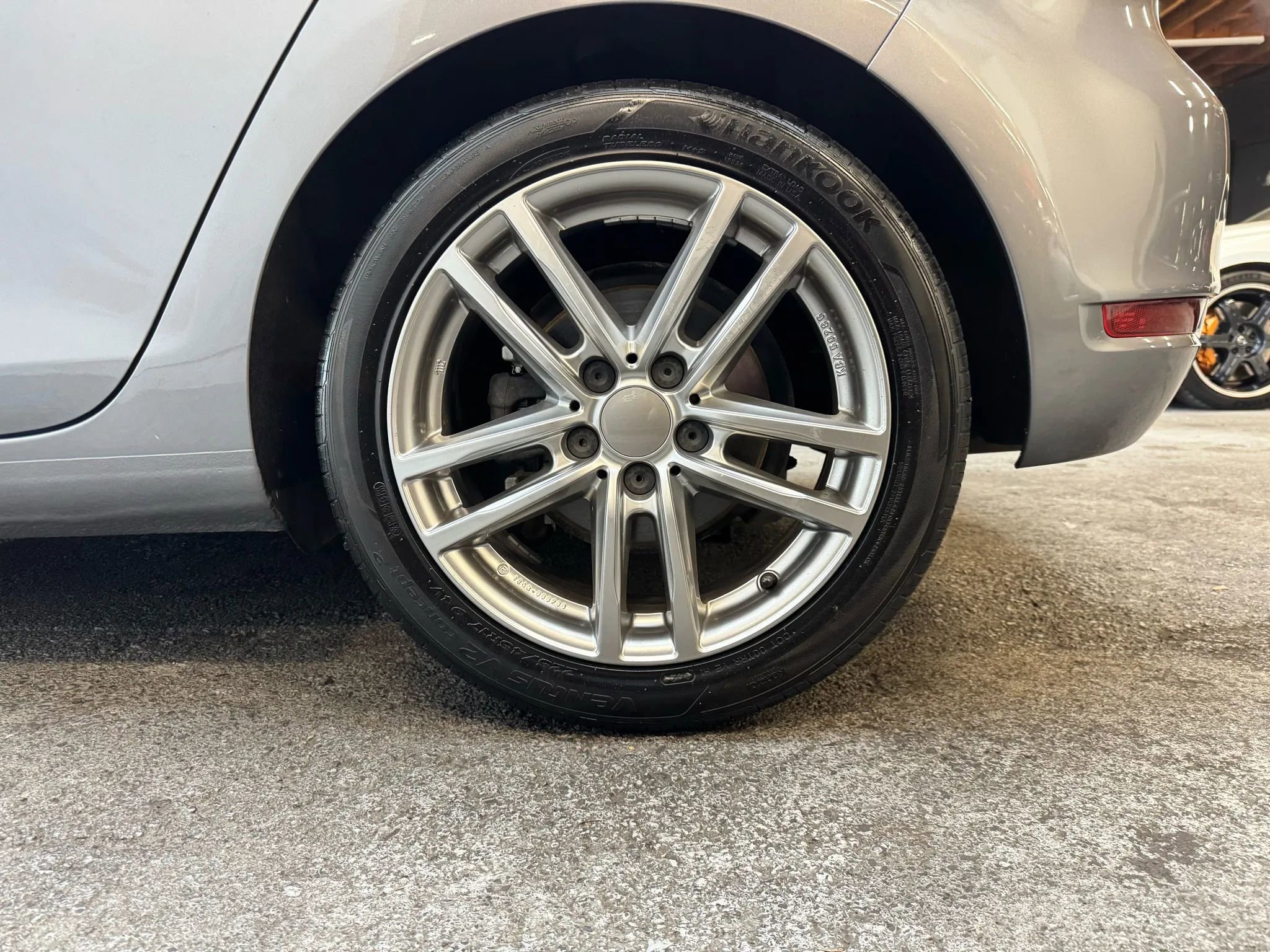 Used 2012 Volkswagen Golf TDI image 9