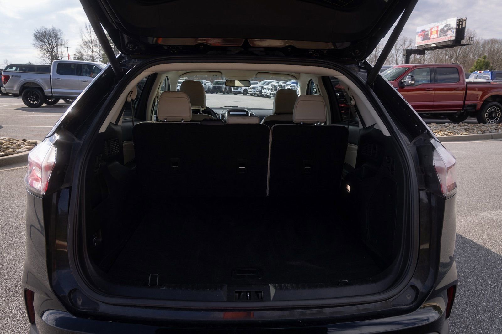 Used 2024 Ford Edge Titanium AWD/4WD image 9
