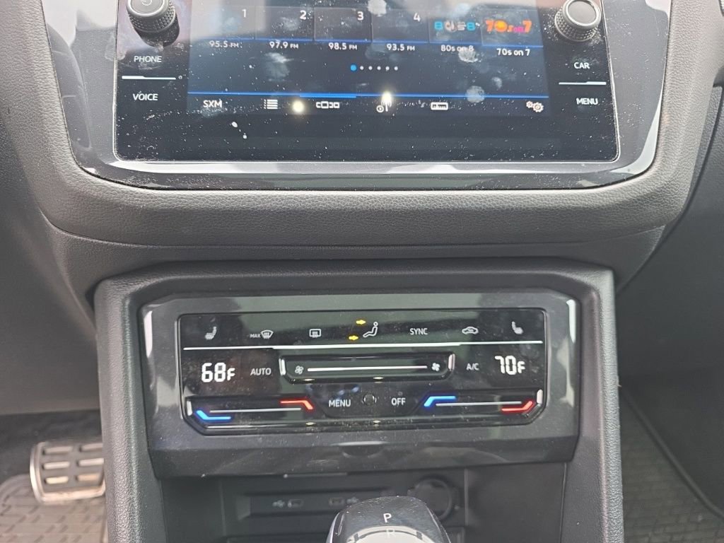 Used 2024 Volkswagen Tiguan SE R-Line image 17