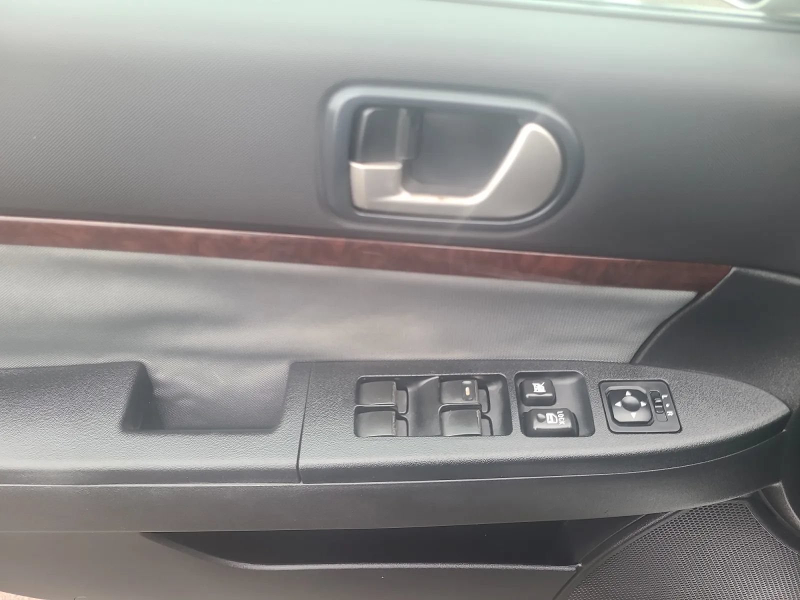 Used 2011 Mitsubishi Galant ES FWD image 10
