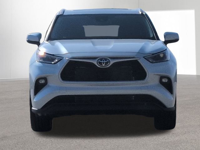 Certified 2026 Toyota Highlander XLE image 2