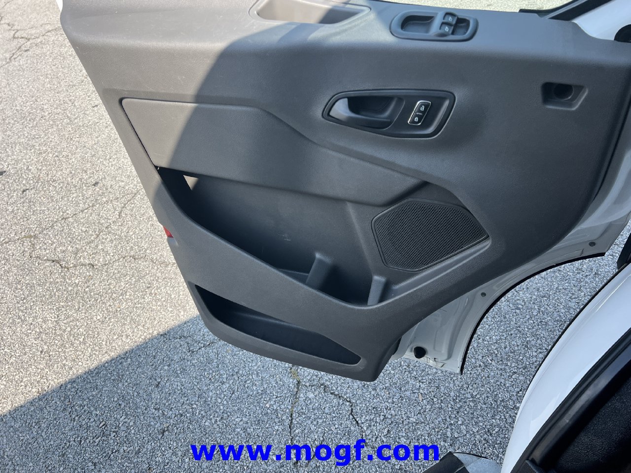 Used 2025 Ford Transit 250 Low Roof w/ Exterior Upgrade Package RWD image 16