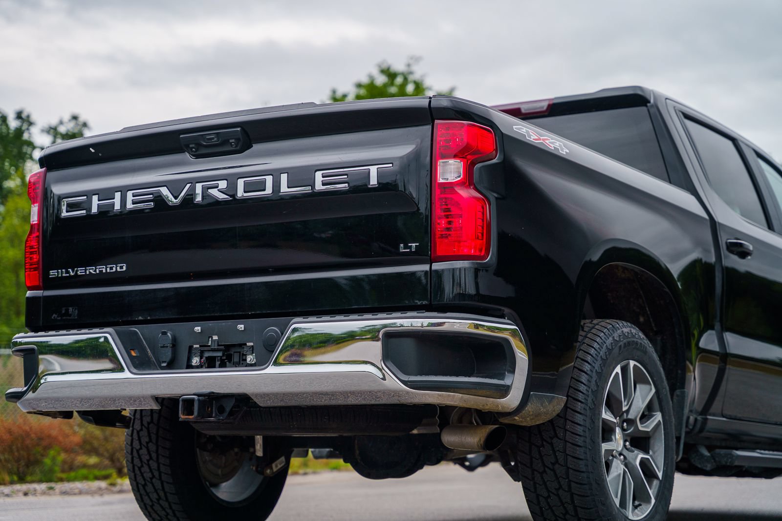 Used 2023 Chevrolet Silverado 1500 LT AWD/4WD image 8