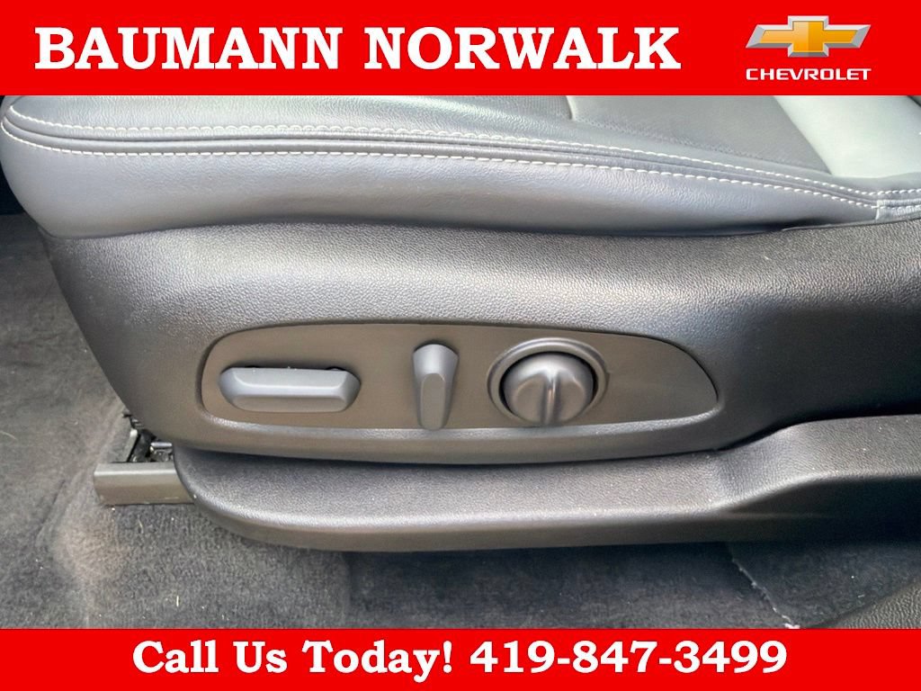 Used 2024 Buick Enclave Essence w/ Sport Touring Edition FWD image 19