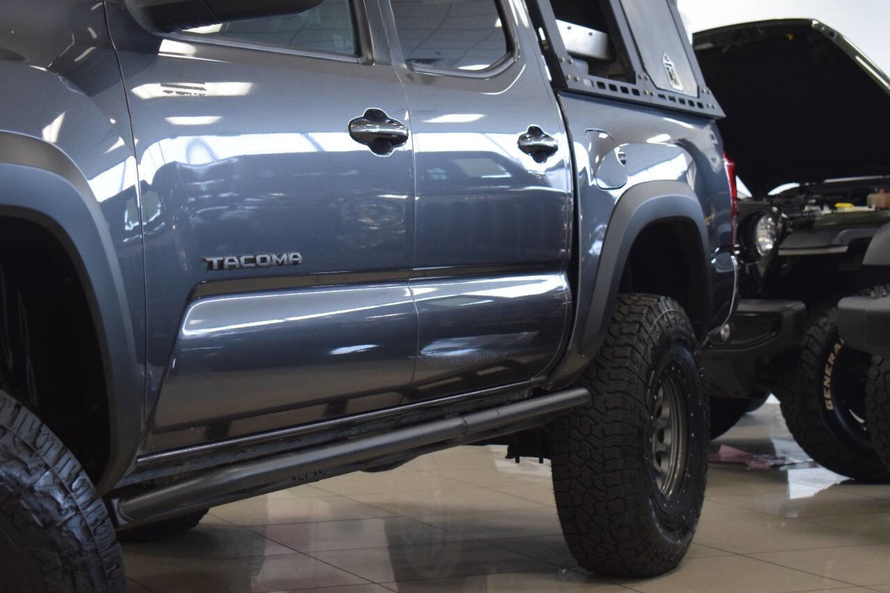 Used 2017 Toyota Tacoma TRD Off-Road image 9
