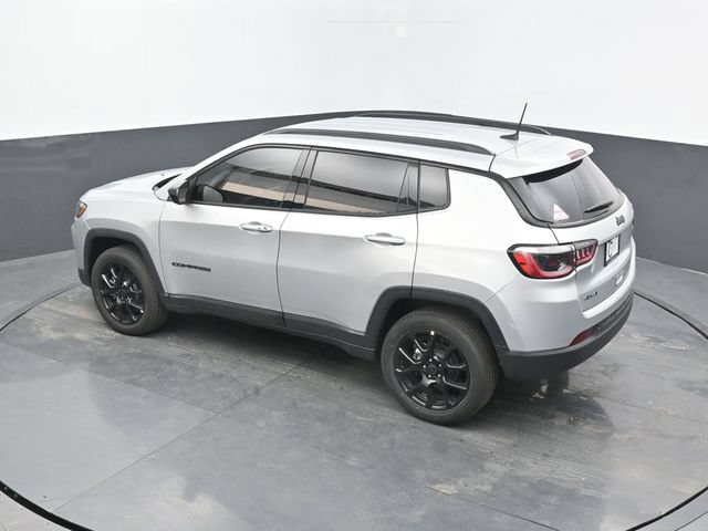 New 2025 Jeep Compass Latitude w/ Convenience Group AWD/4WD image 49