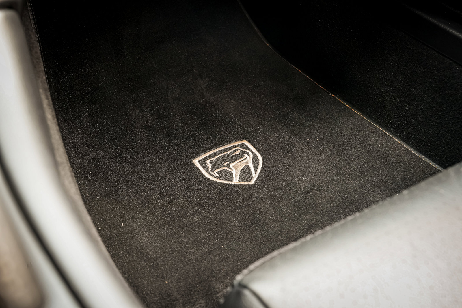 Used 2001 Dodge Viper GTS RWD image 17