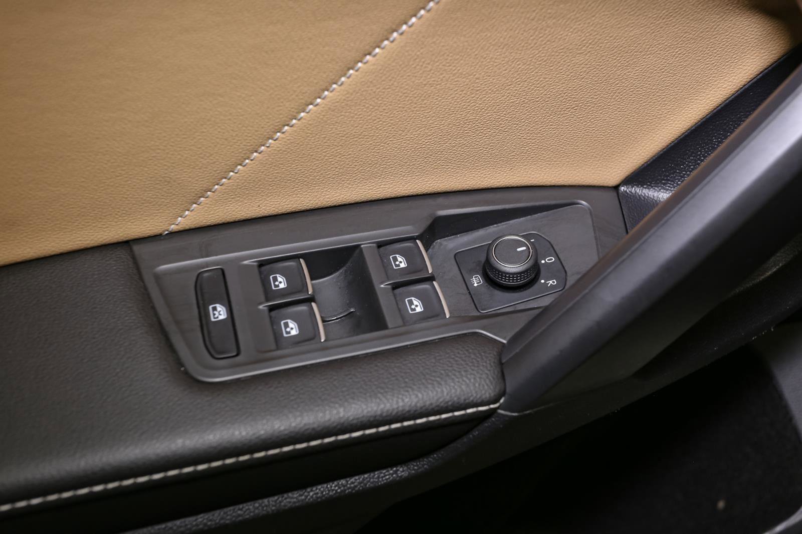 Certified 2023 Volkswagen Tiguan SE R-Line image 44