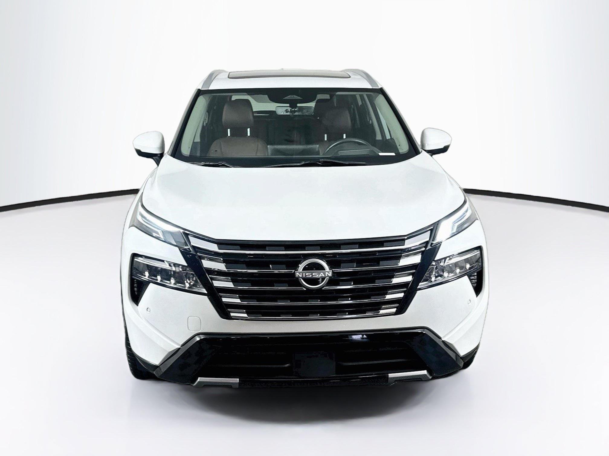 Used 2024 Nissan Rogue Platinum w/ Platinum Premium Package FWD image 2