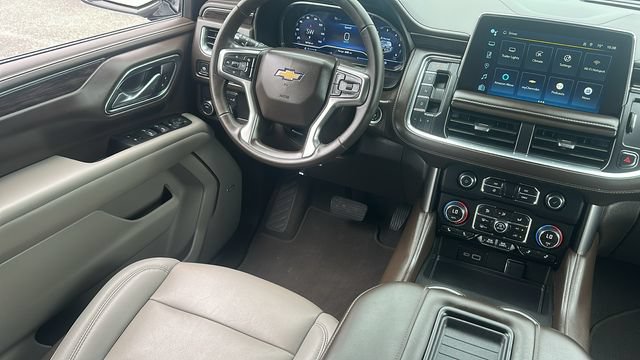 Used 2024 Chevrolet Suburban LT RWD image 25
