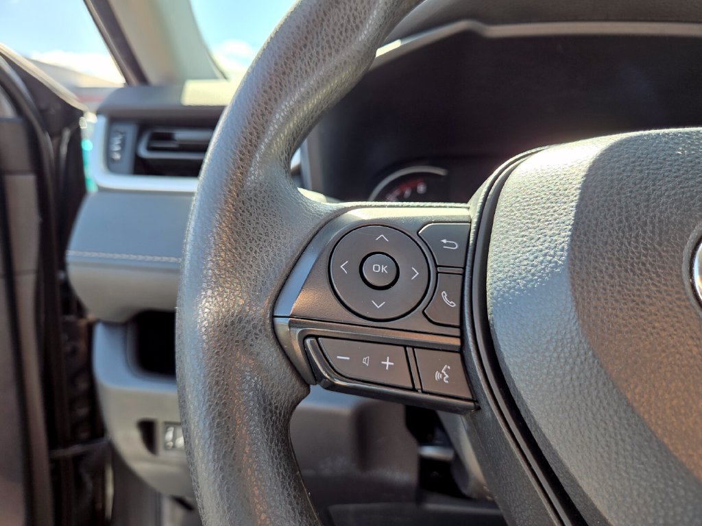 Used 2024 Toyota RAV4 XLE FWD image 23