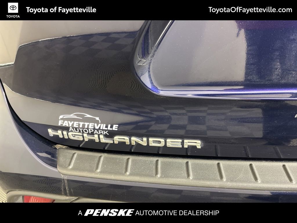 Certified 2025 Toyota Highlander XLE image 3