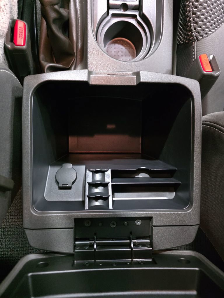 Used 2018 Nissan Frontier PRO-4X AWD/4WD image 37