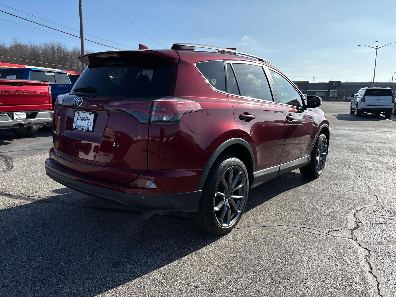 Used 2018 Toyota RAV4 LE image 8