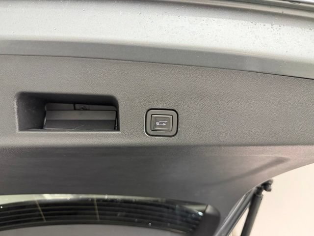 Used 2024 Chevrolet Traverse LT AWD/4WD image 9